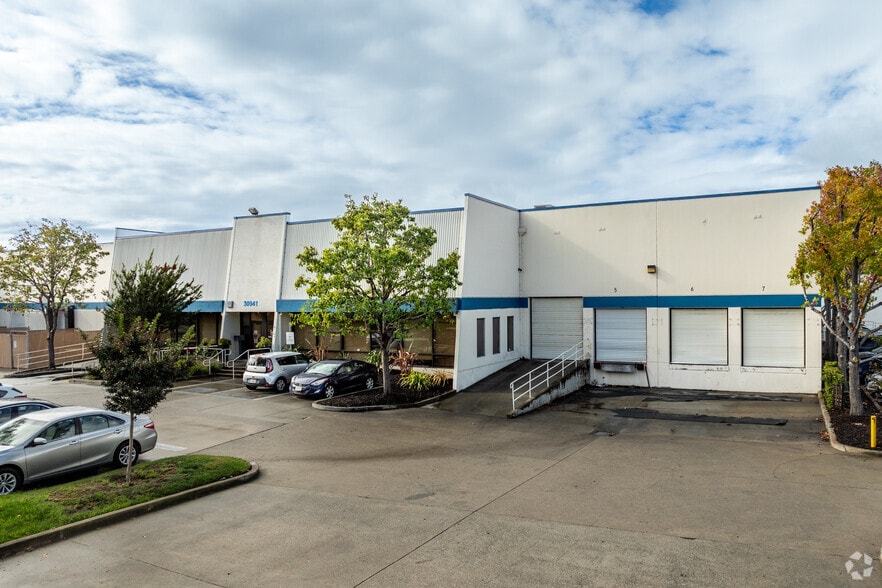 30941 San Clemente St, Hayward, CA for lease - Primary Photo - Image 1 of 3