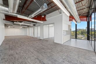 18600 MacArthur Blvd, Irvine, CA à louer Photo intérieure- Image 2 de 6