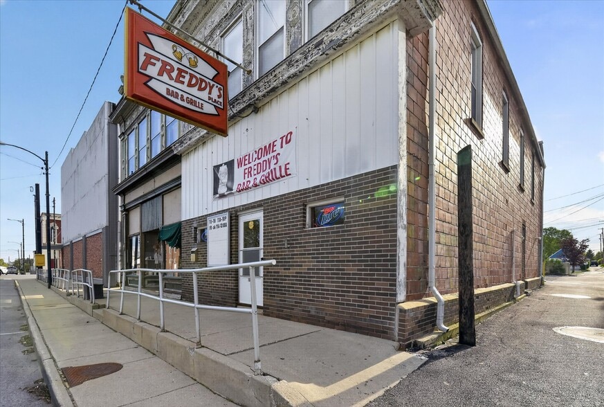 103 N Fayette St, Fayette, OH for sale - Building Photo - Image 2 of 13