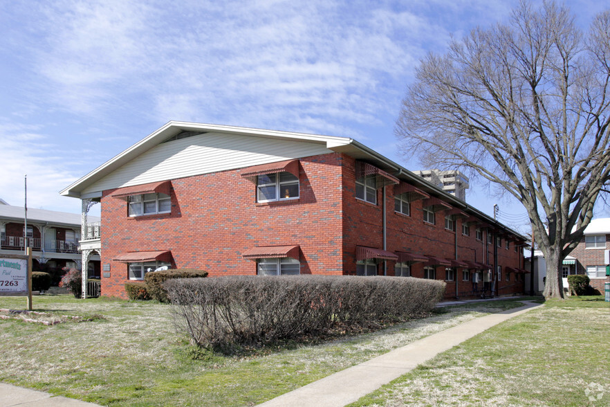 927-937 E Elm St, Springfield, MO for sale - Building Photo - Image 3 of 8