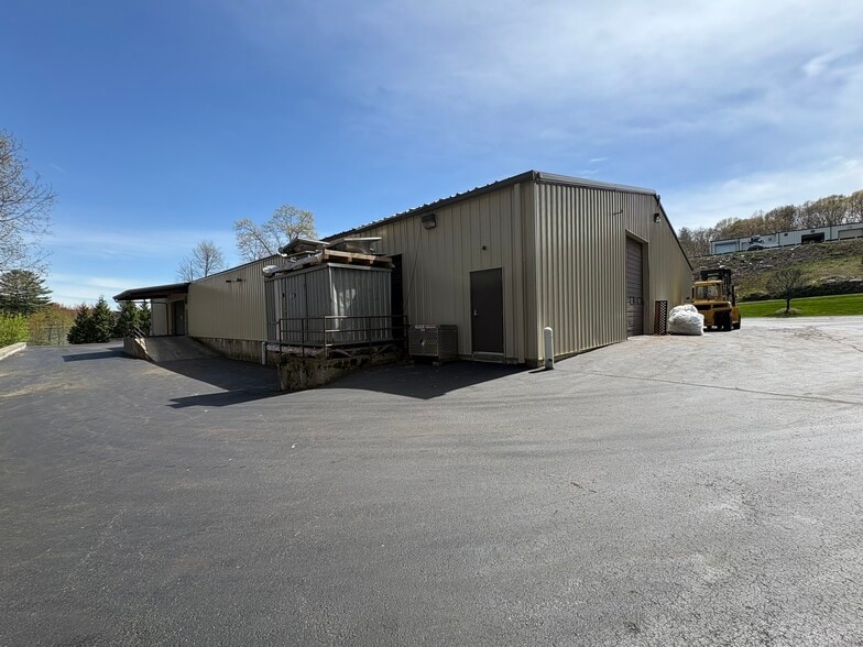 130 Industrial Dr, North Smithfield, RI for sale - Building Photo - Image 2 of 24