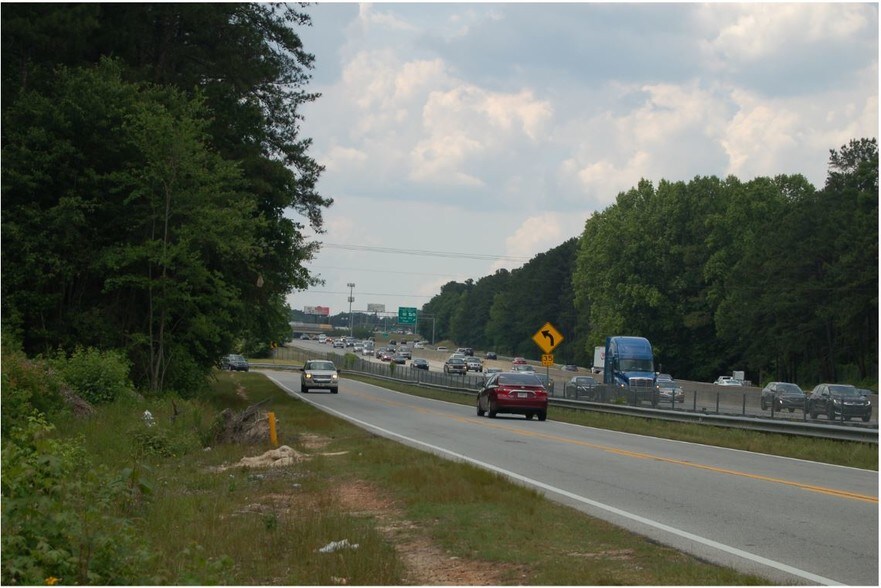 8489 Mall Pky, Lithonia, GA à vendre - Photo du bâtiment - Image 2 de 9