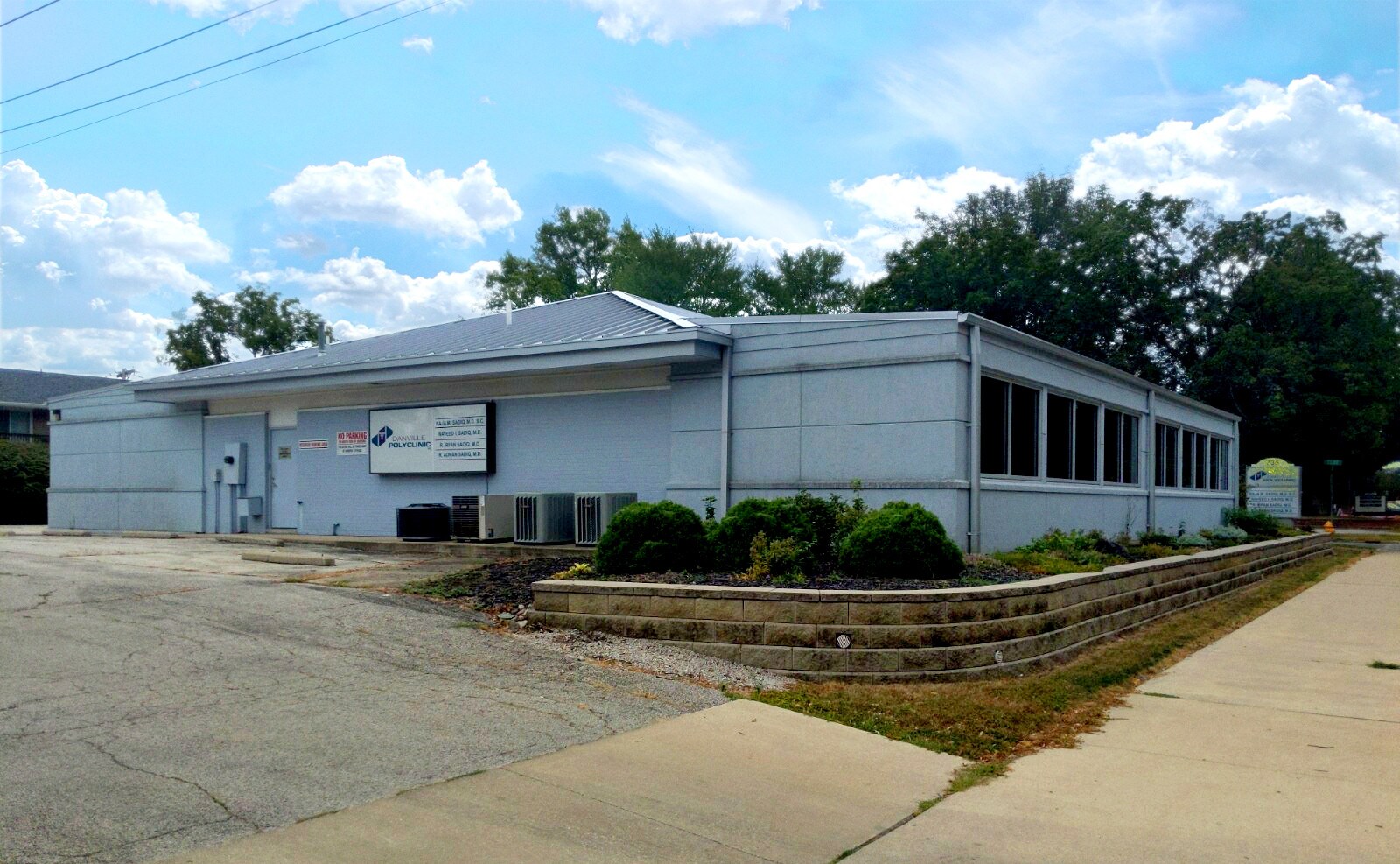 735 N Logan Ave, Danville, IL for lease Primary Photo- Image 1 of 7