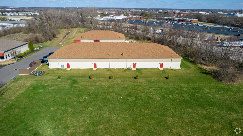 4121-4133 Weaver Ct, Hilliard, OH à louer - Photo du bâtiment - Image 2 de 10