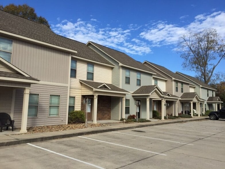 406 S Wilkinson St, Milledgeville, GA à vendre - Photo du bâtiment - Image 3 de 32