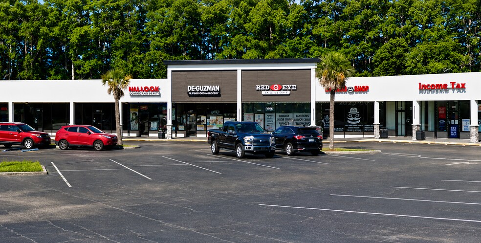 3818-3848 S Orlando Dr, Sanford, FL à louer - Photo du bâtiment - Image 2 de 4