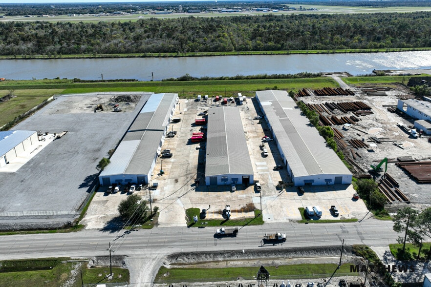 2211 - 2217 Engineers Rd, Belle Chasse, LA for sale - Building Photo - Image 1 of 3