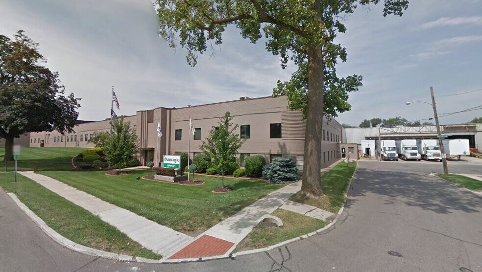 239 Factory St, La Porte, IN à louer - Photo du bâtiment - Image 2 de 12