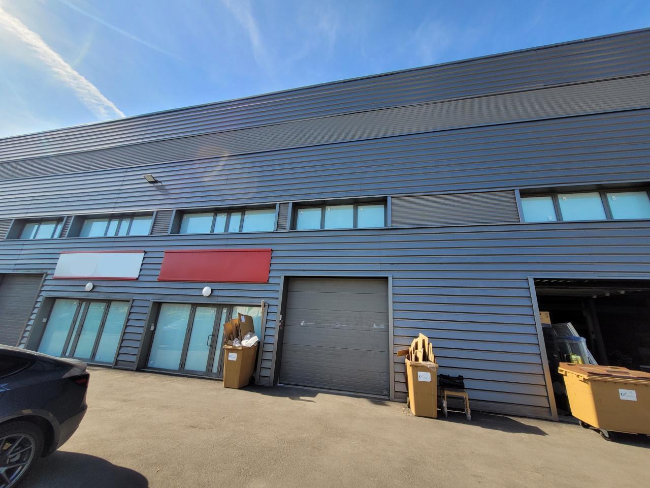 Flex in Villeneuve-la-Garenne for lease Building Photo- Image 1 of 10