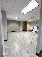 300-490 Quail Ridge Dr, Westmont, IL for lease Interior Photo- Image 2 of 11