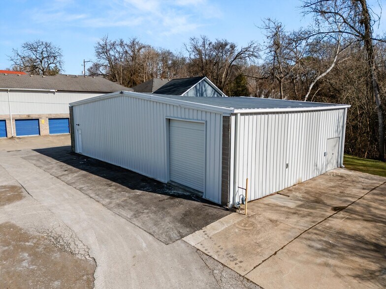 22 S Barker St, Clarksville, TN à vendre - Photo du bâtiment - Image 3 de 15