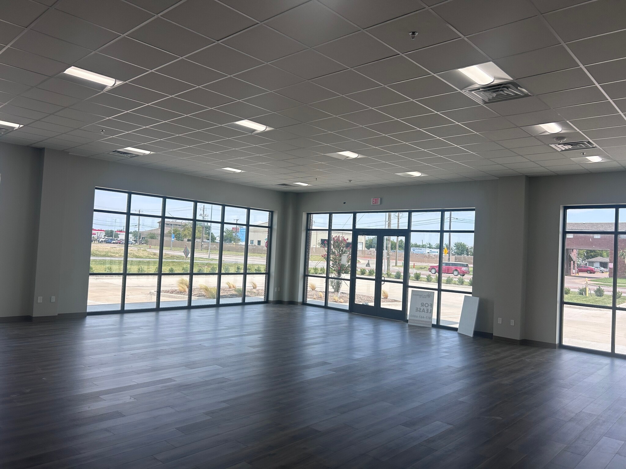 520 S Great Southwest Pky, Grand Prairie, TX for lease Interior Photo- Image 1 of 3