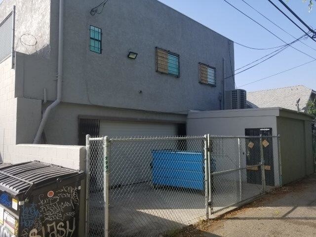 7519-7521 Melrose Ave, Los Angeles, CA à vendre - Photo du bâtiment - Image 2 de 32