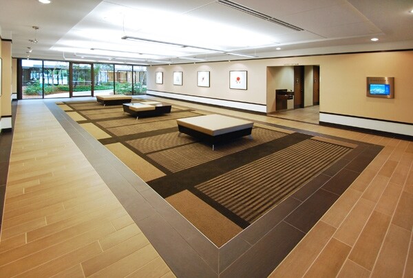 17177 N Laurel Park Dr, Livonia, MI à louer - Photo intérieure - Image 2 de 21