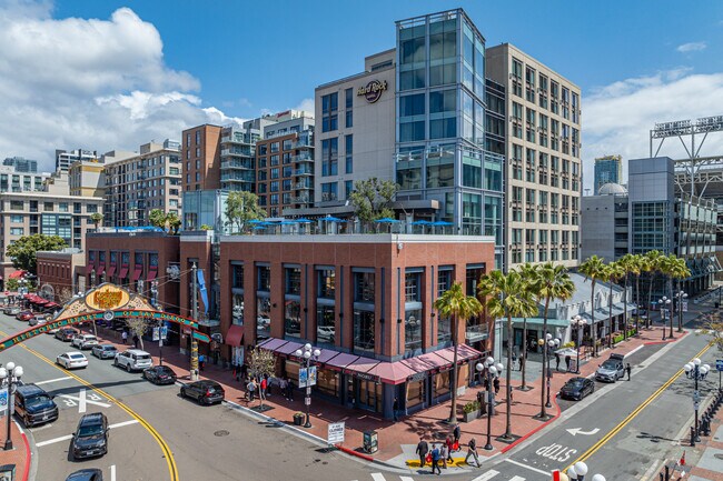 Plus de détails pour 207 5th Ave, San Diego, CA - Services hôteliers à vendre