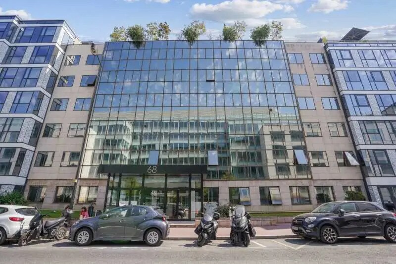 Office in Levallois-Perret for lease - Building Photo - Image 1 of 9