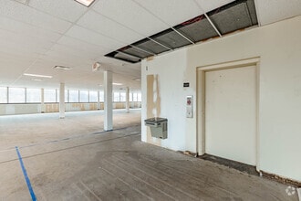 300 Fleet St, Pittsburgh, PA for lease Interior Photo- Image 2 of 6