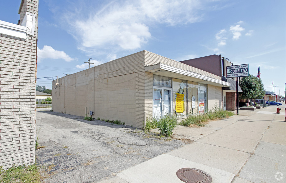 26146 Van Dyke Ave, Center Line, MI for sale - Primary Photo - Image 1 of 1