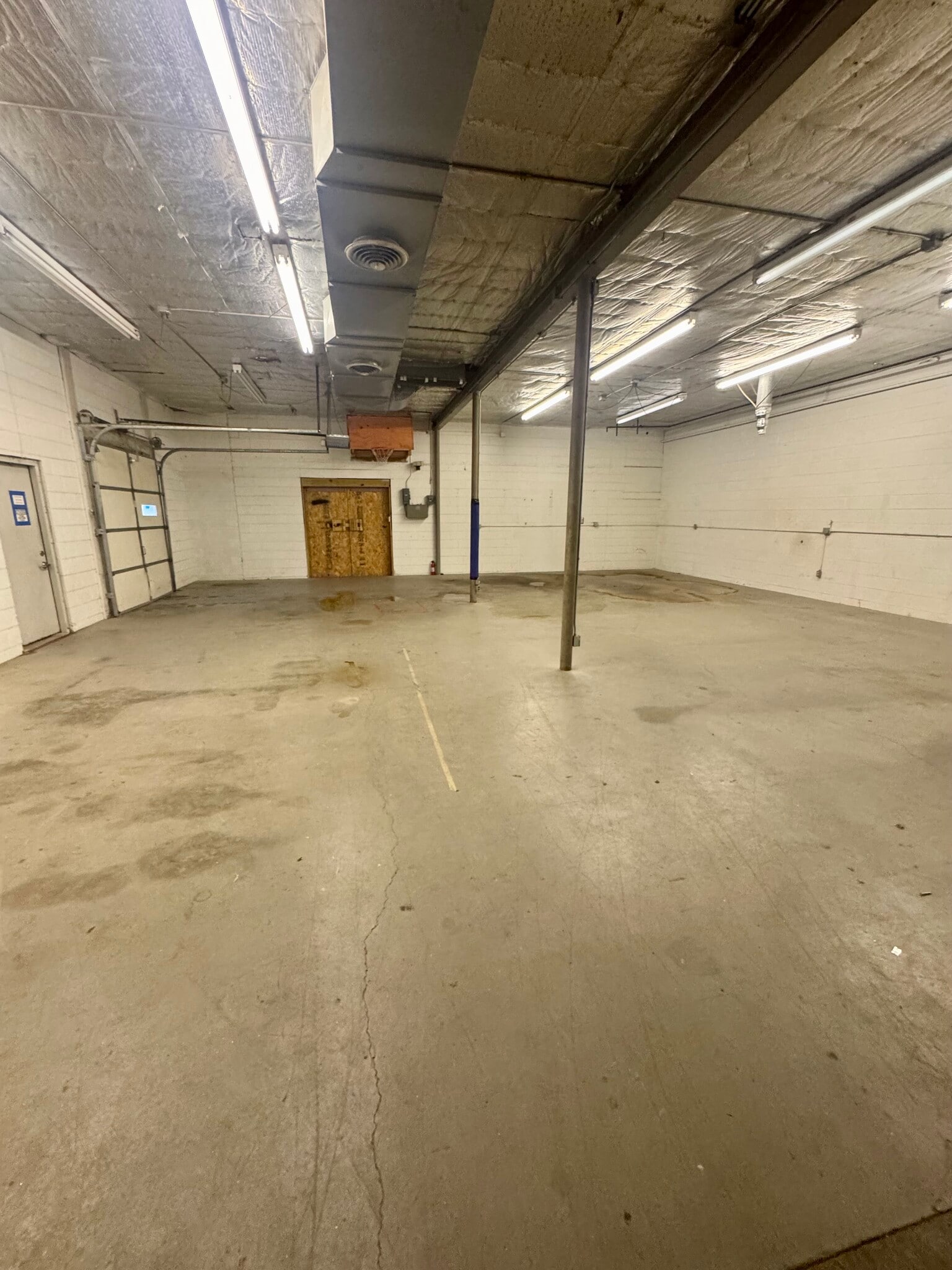 1422-1434 Lake Lansing Rd, Lansing, MI for lease Interior Photo- Image 1 of 4