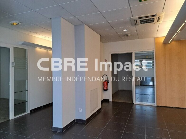 66 Avenue Du Drapeau, Dijon for lease - Interior Photo - Image 2 of 6