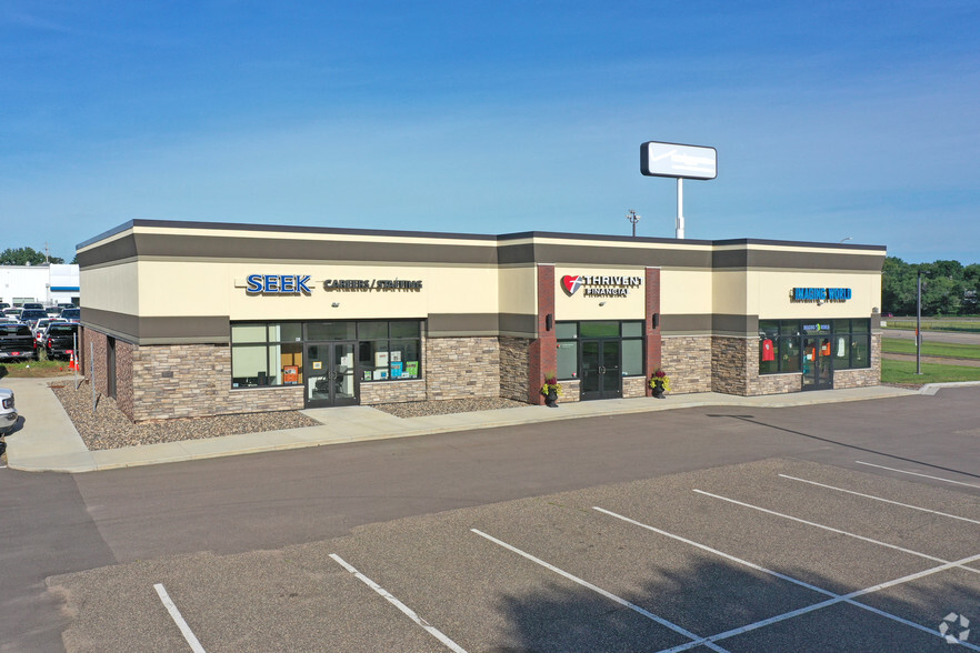 805 Dominion Dr, Hudson, WI for lease - Primary Photo - Image 1 of 5