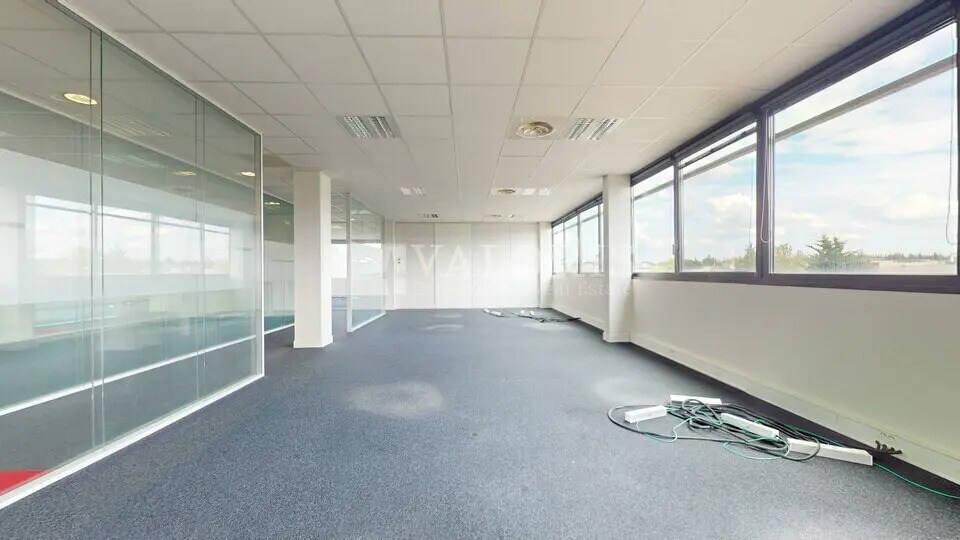 Office in Saint-Priest for sale - Interior Photo - Image 2 of 13