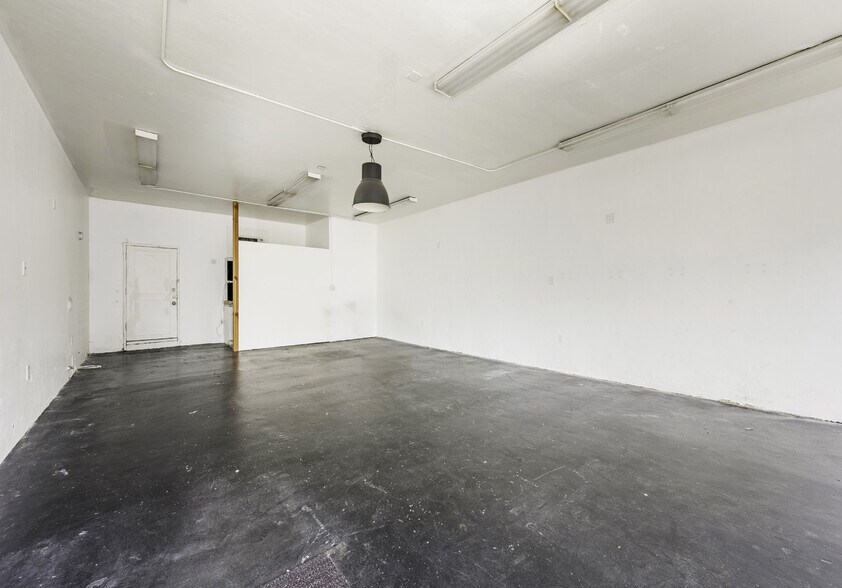 2533-2535 E Broadway, Long Beach, CA à louer - Photo intérieure - Image 2 de 9