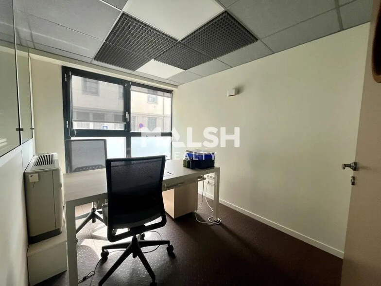 Office in Lyon for lease - Interior Photo - Image 3 of 9