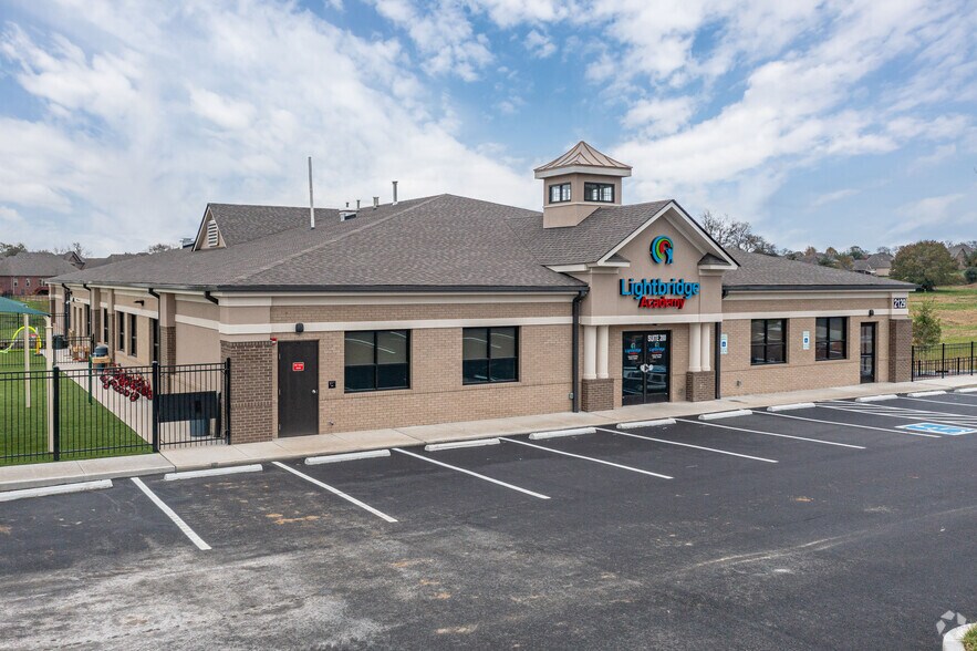 2129 Nashville Pike, Gallatin, TN à louer - Photo du bâtiment - Image 2 de 4