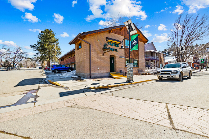 103 Spring St, Collbran, CO à vendre - Photo du bâtiment - Image 1 de 1