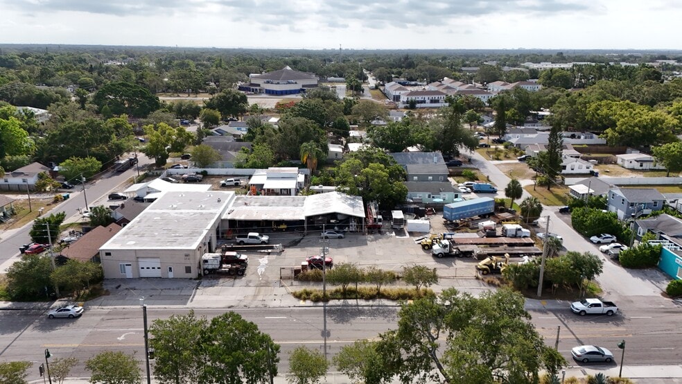 1731 Clearwater Largo Rd, Clearwater, FL for sale - Building Photo - Image 3 of 6