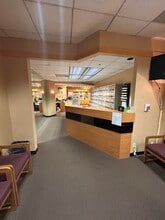 10390 Santa Monica Blvd, Los Angeles, CA à louer Photo intérieure- Image 2 de 4