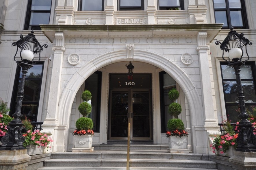 160 Commonwealth Ave, Boston, MA à louer - Photo du bâtiment - Image 2 de 12