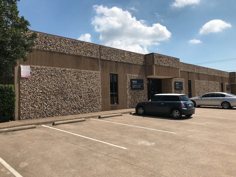 1604-1620 Surveyor Blvd, Carrollton, TX à louer - Photo du bâtiment - Image 3 de 16
