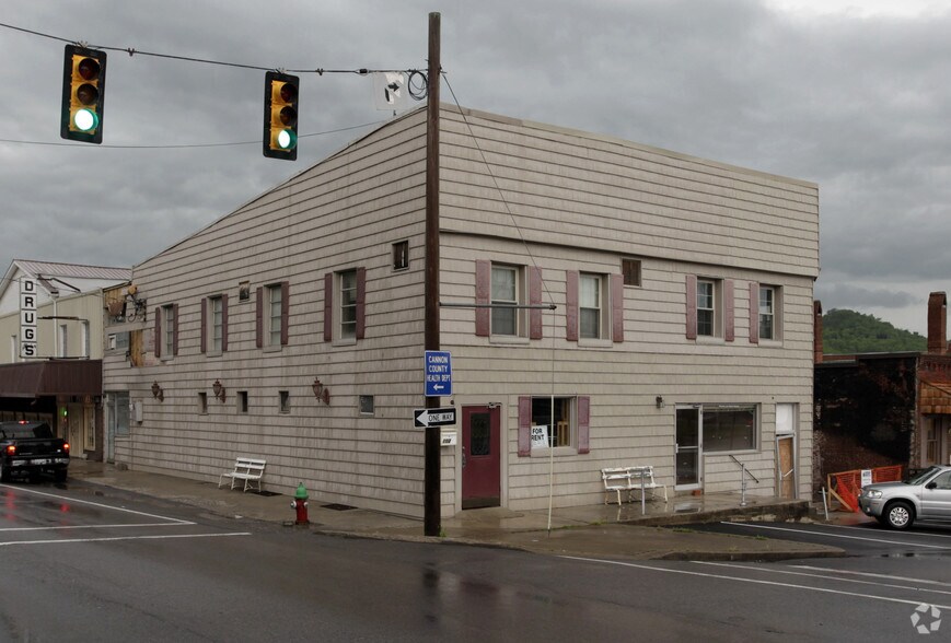 102 N Tatum St, Woodbury, TN à vendre - Photo du bâtiment - Image 3 de 3