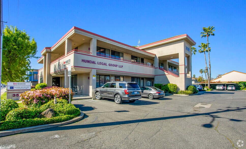 3509 Coffee Rd, Modesto, CA for lease - Primary Photo - Image 2 of 6