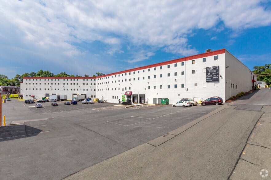 4930-4990 Boiling Brook Pky, Rockville, MD à louer - Photo du bâtiment - Image 3 de 9