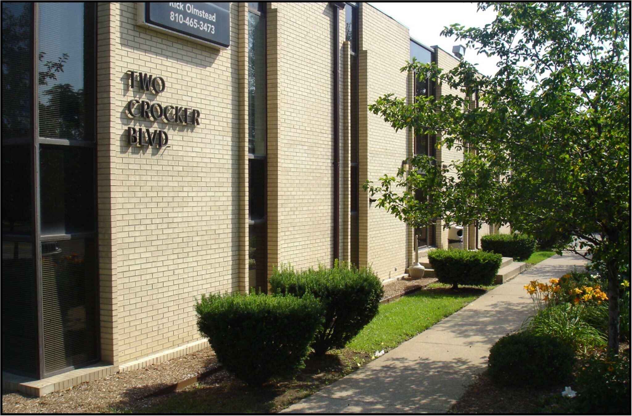 2 Crocker Blvd, Mount Clemens, MI for lease Primary Photo- Image 1 of 5