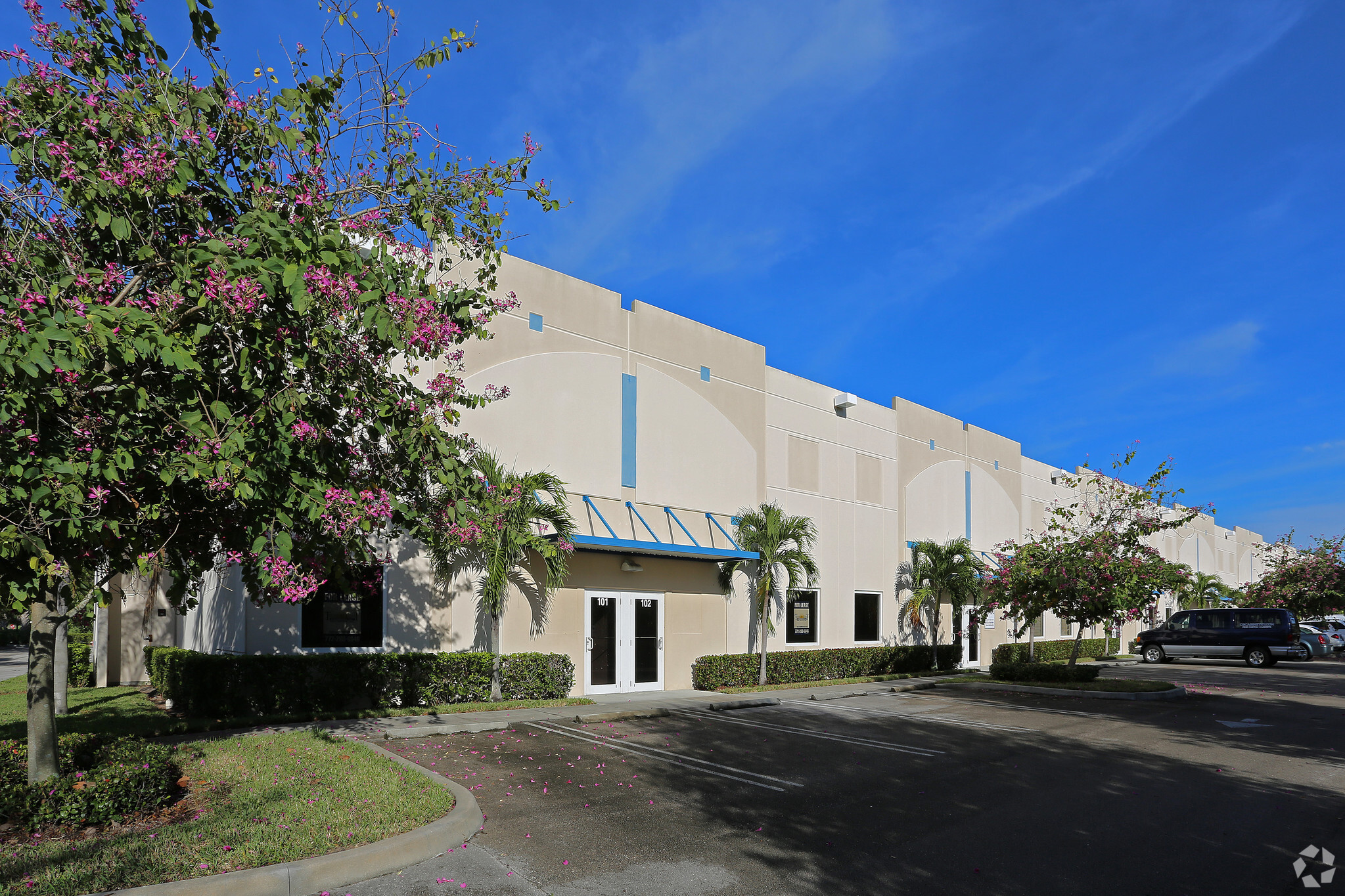 532 NW Mercantile Plz, Port Saint Lucie, FL for lease Building Photo- Image 1 of 15