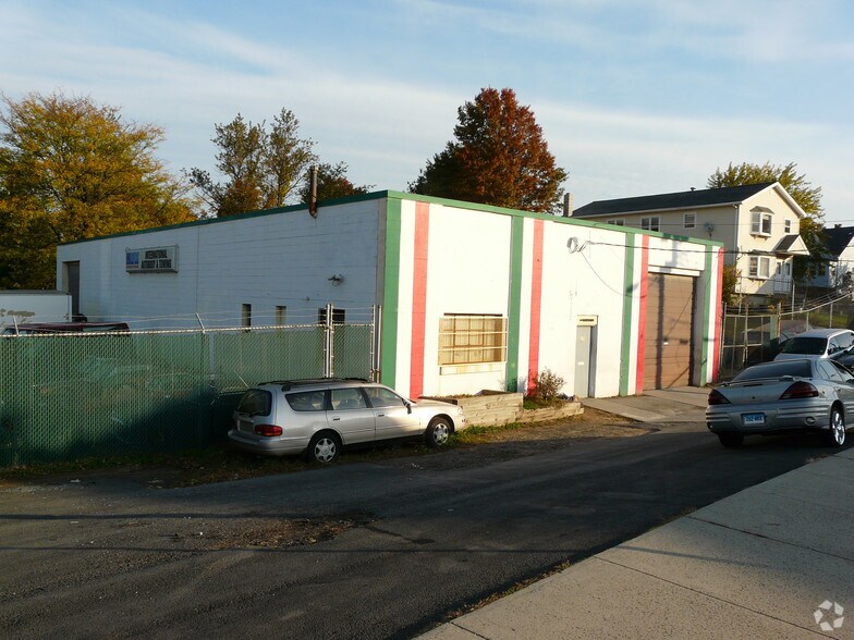 215 Lamberton St, New Haven, CT à vendre - Photo du bâtiment - Image 1 de 2