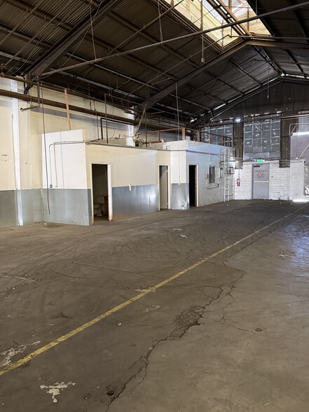 3016 Kansas Ave, Riverside, CA for lease - Building Photo - Image 3 of 3