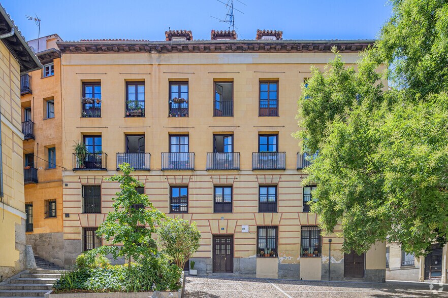 Retail in Madrid, Madrid for lease - Primary Photo - Image 1 of 3