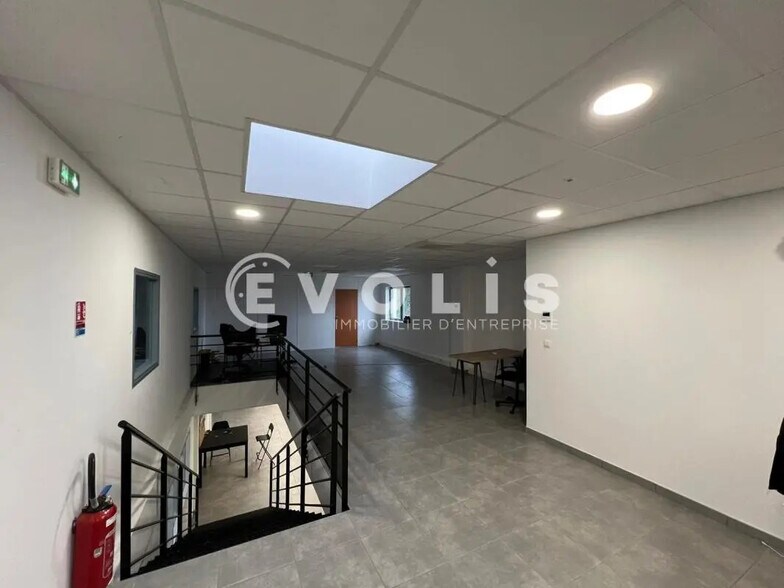 Bureau dans Saint-Priest à louer - Photo intérieure - Image 3 de 27