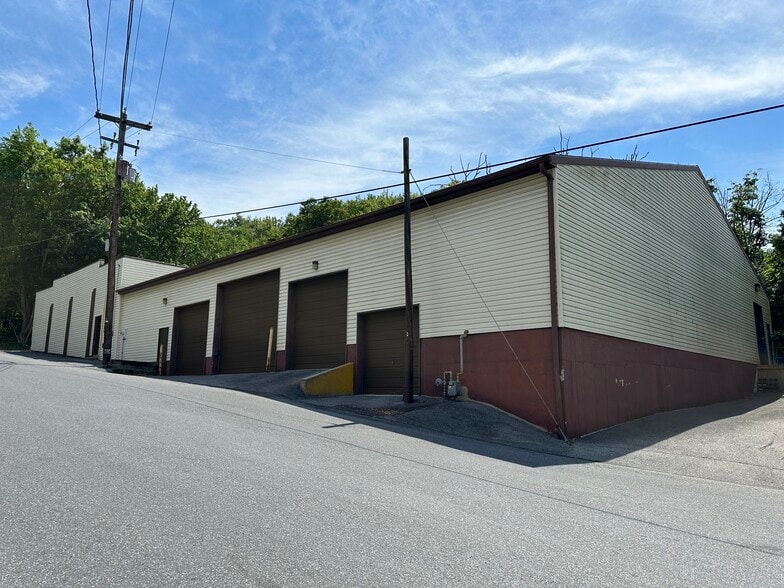 18 7th St, Slatington, PA for lease - Building Photo - Image 1 of 7