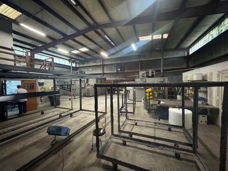 1213 E Bearss Ave, Lutz, FL à vendre - Photo du bâtiment - Image 3 de 6