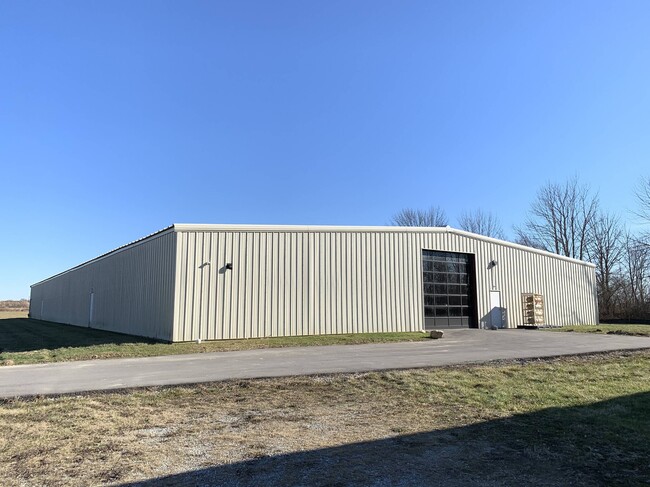 More details for 137 S Trade Center Way, Cumberland, IN - Industrial for Sale