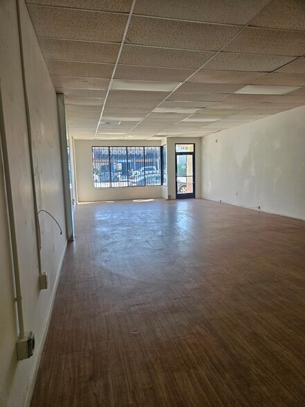 1241 S Fairfax Ave, Los Angeles, CA for lease - Building Photo - Image 2 of 18
