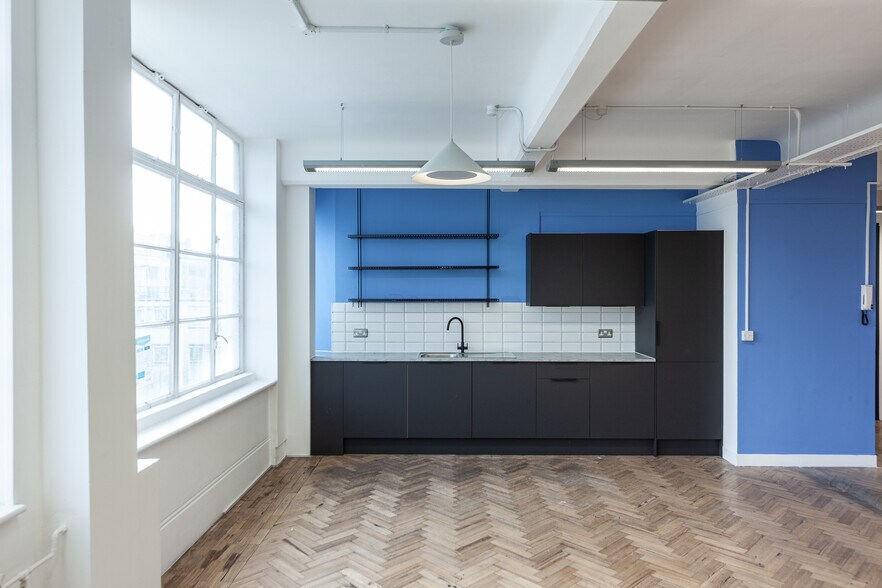 75-77 Margaret St, Londres à louer - Photo du bâtiment - Image 1 de 5