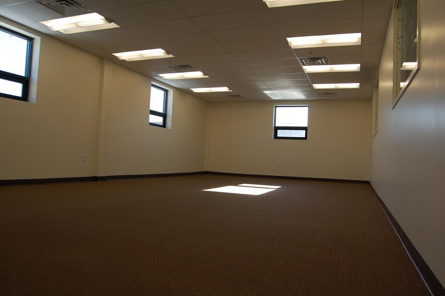 15 Division St, Fairview, NJ à louer - Photo intérieure - Image 3 de 9