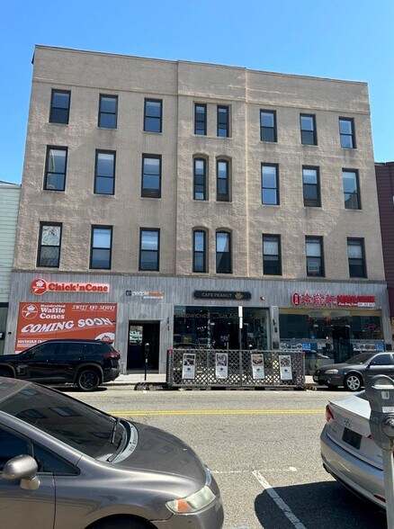 586 Newark Ave, Jersey City, NJ à louer - Photo du bâtiment - Image 1 de 7